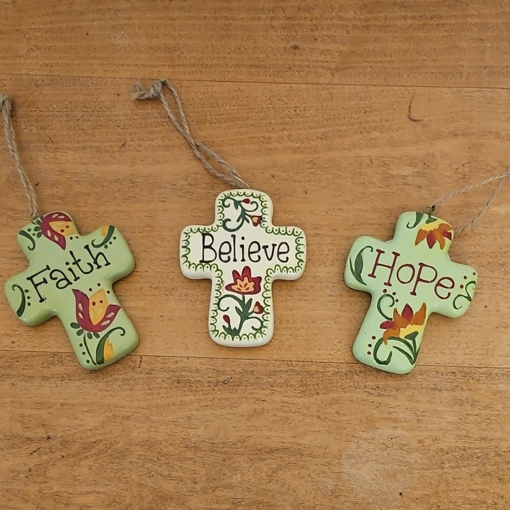 3 Decorative Cross Ornaments - Faith, Believe, Hope - Green , Red and White